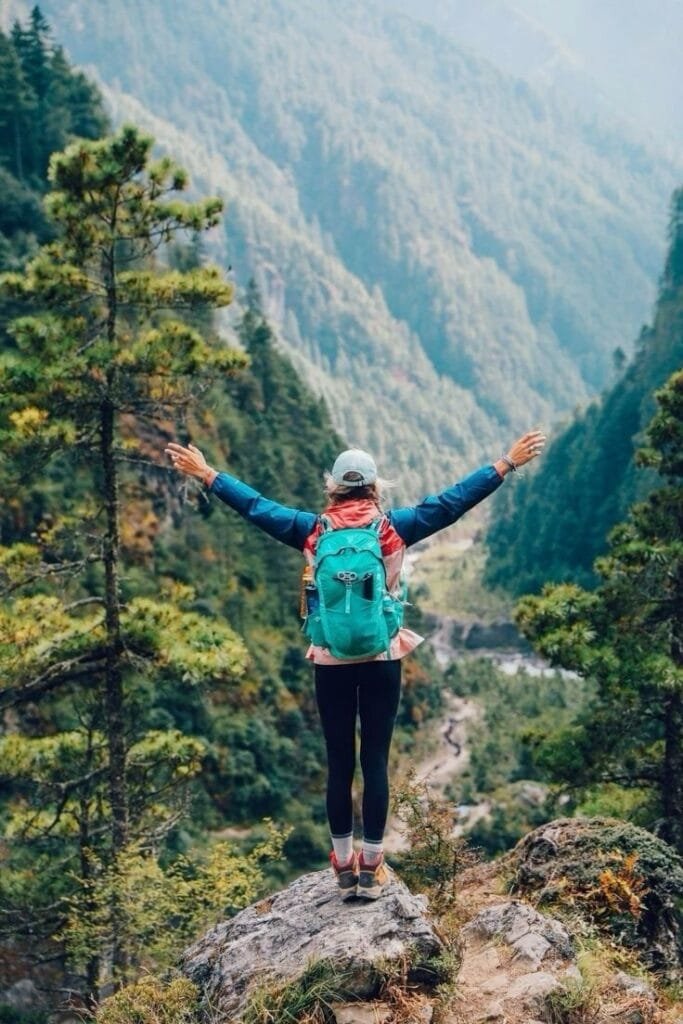 등산복 선택 가이드: 계절별 최적의 등산복 찾기 2 등산복-선택-가이드