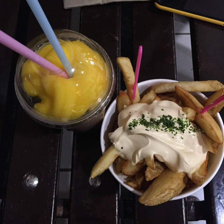 롯데월드-감자튀김